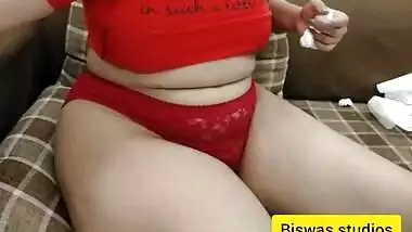 Garmi Se Pareshaan Bhabhi Garmi Ne Ki Bhabhi Ki Halat Kharab With Big Naturals