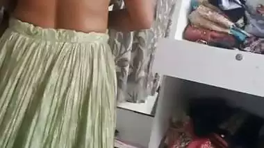 Mumbai Churchgate road apartment bhabhi dress change